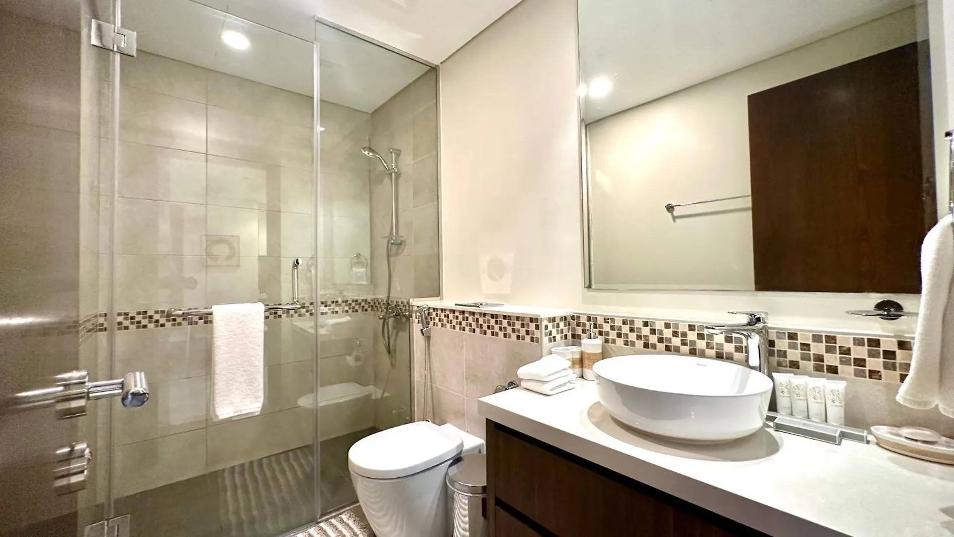 Sleek & Spacious 2Br In Damac Vera, Business Bay By Bhavan Vacation Homes Dubai 0*,